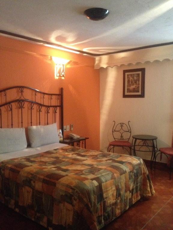 Hotel La Paz Guadalajara Værelse billede